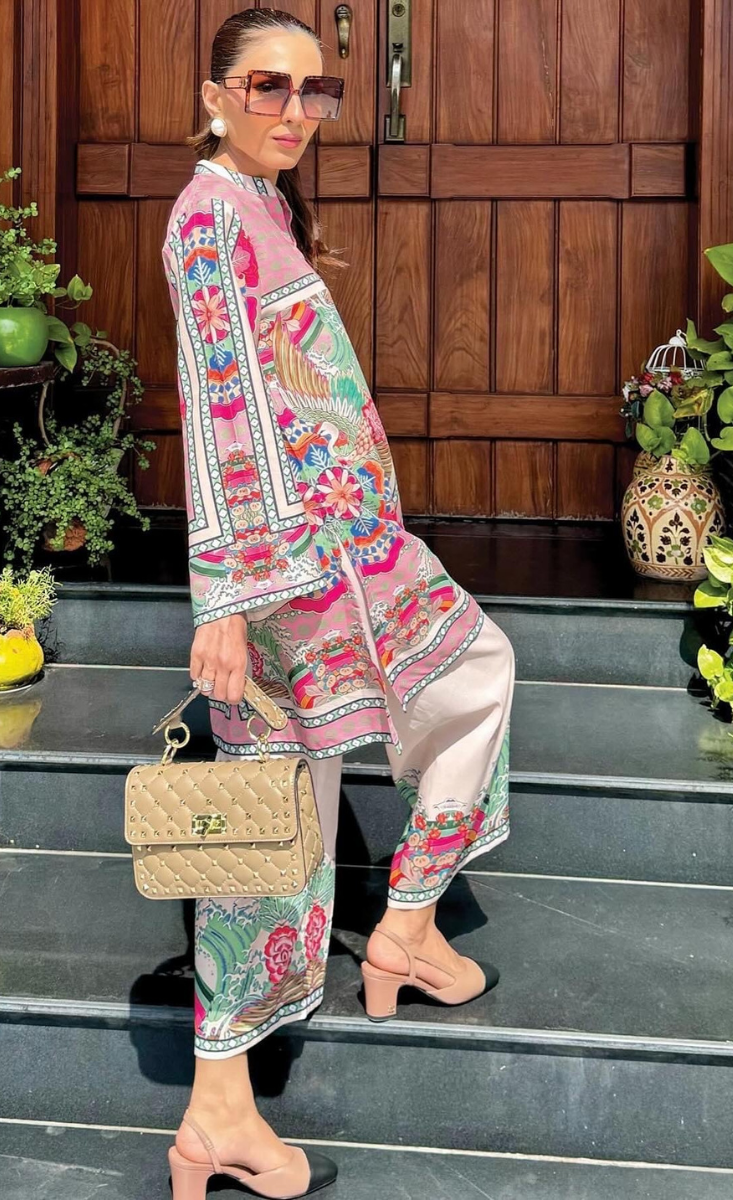 Gulabkaar (گلابکار)