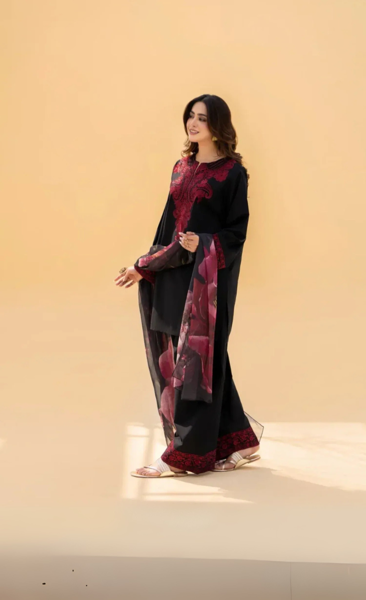 Noor-e-Lal    (نورِ لال)